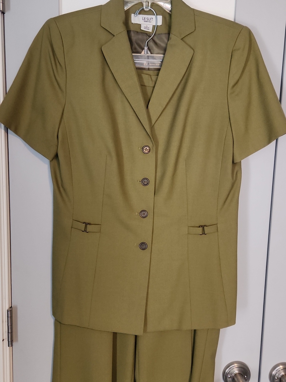 Le Suit: Ladies Two Piece Short Sleeve Pant Suit, size 10